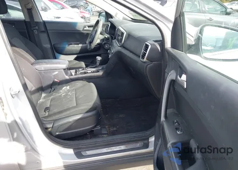 2020 Kia Sportage Lx z USA, uszkodzony, nr VIN KNDPM3AC3L7747083